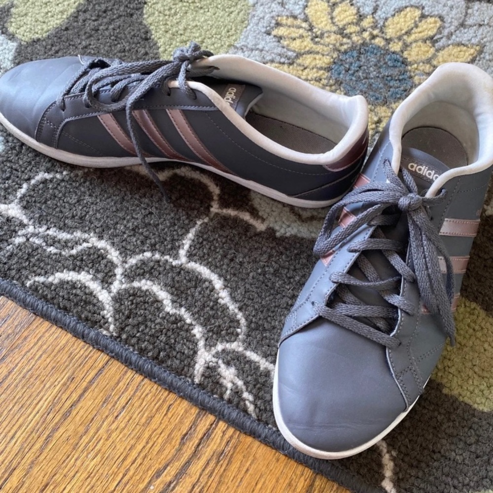 Adidas old style shoes